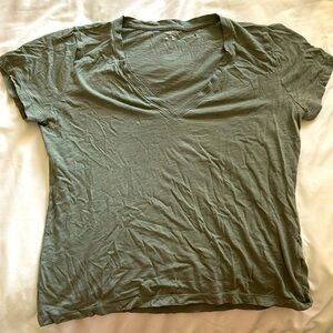 Madewell olive green v-neck t shirt